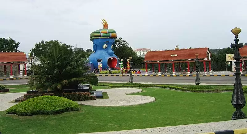 8 Best Places to Visit in Hyderabad