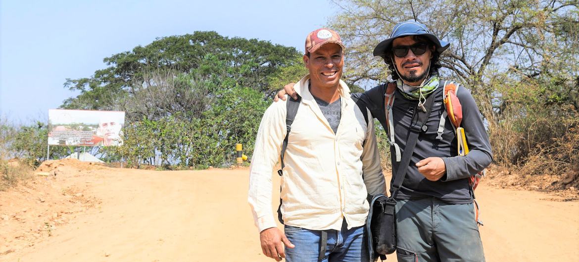 Professor Aldo Rincón and his guide, Pedro Pablo Contreras, conducting fieldwork in the Serranía del Perijá mountain range.