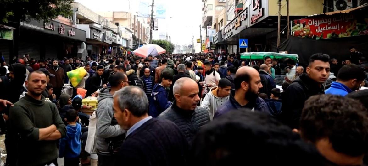 Crowded market in Deir Al Balah, central Gaza.